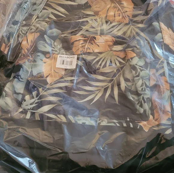 Tiki Backpack - Picture 2 of 2